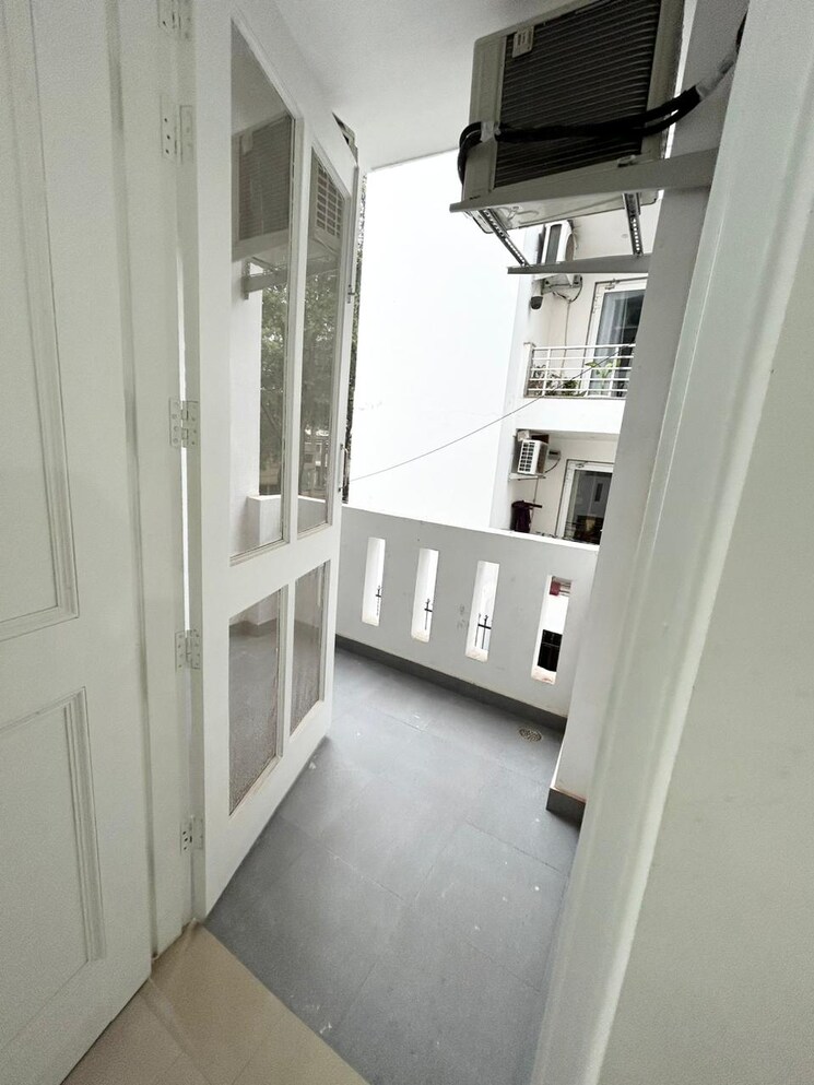 Kitchen, south city 1 3 Bedroom 180 Sq.Yd. Builder Floor In South City 1 Gurgaon 8842299