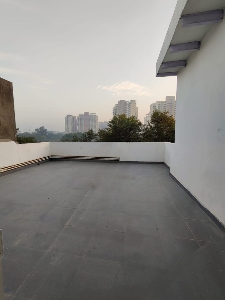 Balcony, south city 1 3 Bedroom 180 Sq.Yd. Builder Floor In South City 1 Gurgaon 8842299