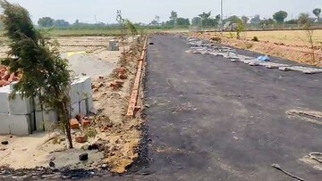 Swimming Pool in  Plot at Yamuna Expressway – for Sale