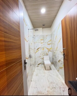 Bathroom in 2.5 BHK Builder Floor at Sector 35 – for Sale