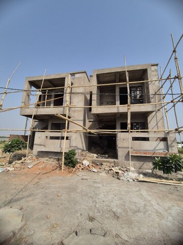  Plot – Exterior View View at Banthra Sikander Pur - for Sale