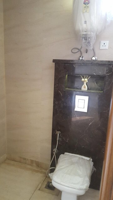 Furnished Amenities in 2 BHK Builder Floor at Lajpat Nagar 4 – for Sale