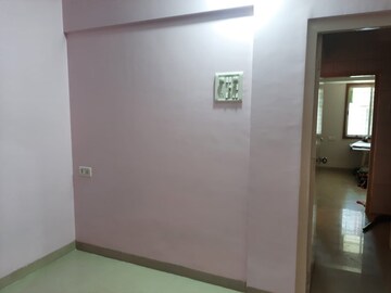 Room in 2 BHK Apartment at Shree Ganesh Tower Naupada, Naupada – for Rent