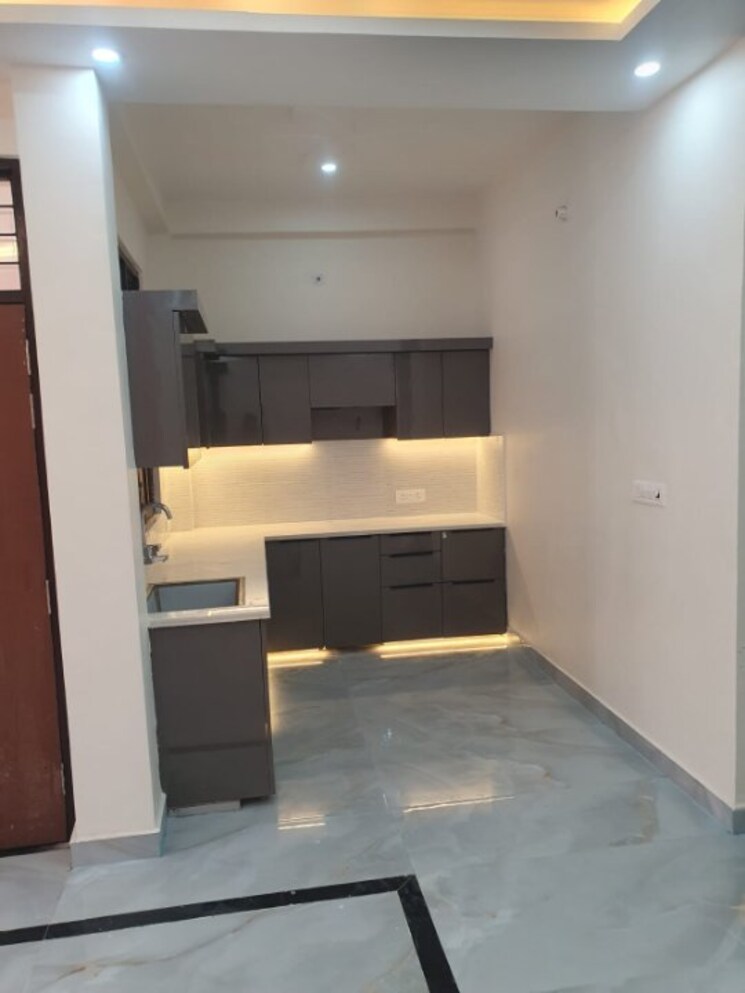 Kitchen, sri-sai-basera 3 Bedroom 1500 Sq.Ft. Villa In Krishna Nagar Lucknow 8842366