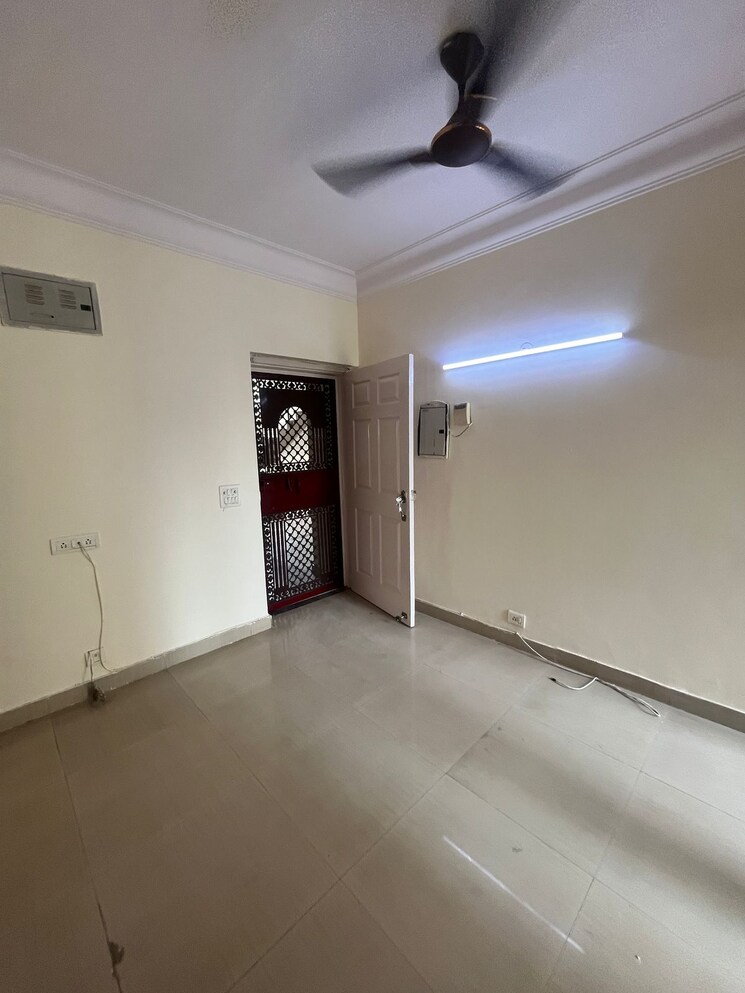 Room, paramount-floraville 2 Bedroom 1045 Sq.Ft. Apartment In Sector 137 Noida 8842399