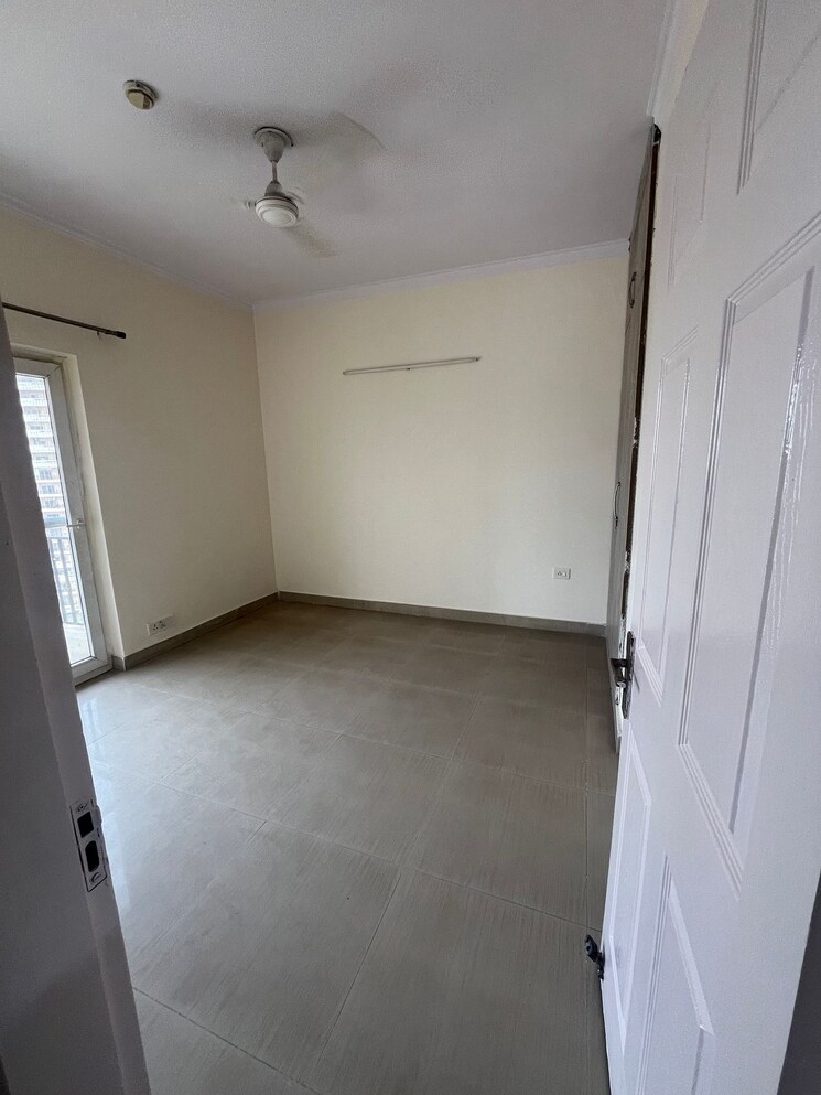 Room, paramount-floraville 2 Bedroom 1045 Sq.Ft. Apartment In Sector 137 Noida 8842399