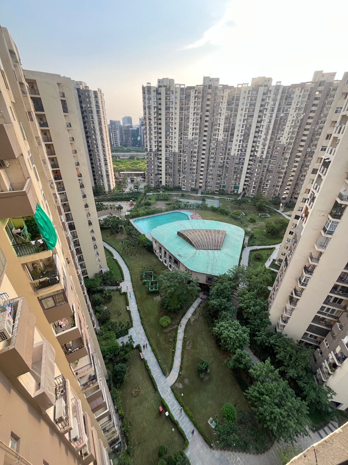 2 BHK 1045 Sq.Ft. Apartment in Paramount Floraville