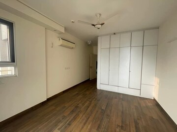 Room in 3 BHK Apartment at Conscient Heritage Max, Sector 102 – for Rent