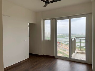 Room in 3 BHK Apartment at Conscient Heritage Max, Sector 102 – for Rent