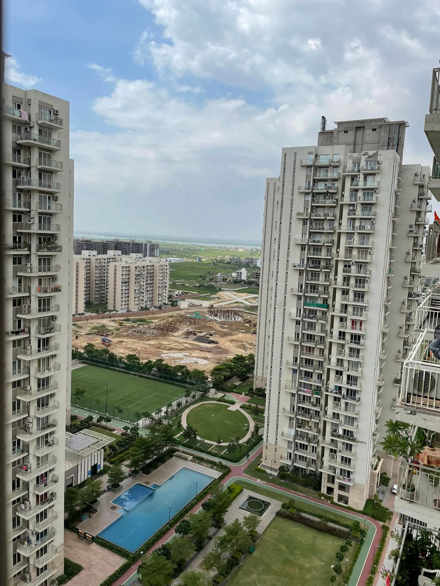 3 BHK + Servant Room,Extra Room Apartment For Rent in Conscient Heritage Max