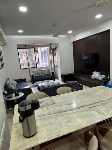 Team Area in 3 BHK Apartment at Nepean Sea Road – for Rent