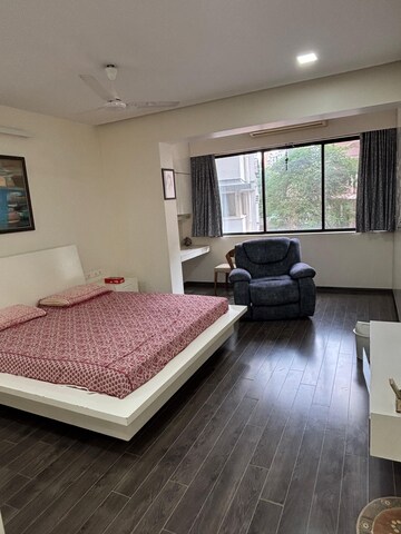 Bedroom in 3 BHK Apartment at Nepean Sea Road – for Rent