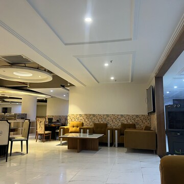 Living Room in  Pg at Dlf City Phase 3 – for Rent