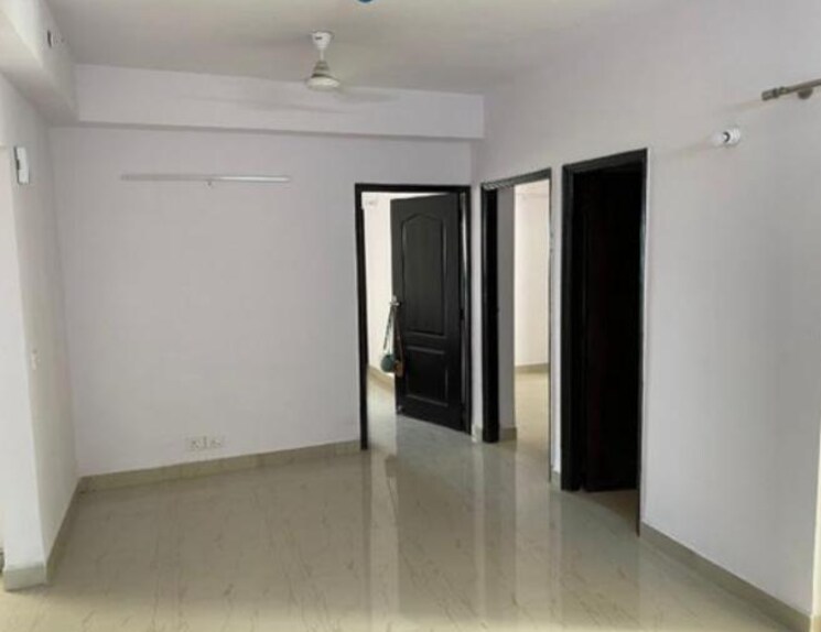 Room, nimbus-the-hyde-park 2 Bedroom 915 Sq.Ft. Apartment In Sector 78 Noida 8842555