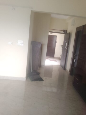 Room in 3 BHK Apartment at Gomti Nagar – for Rent