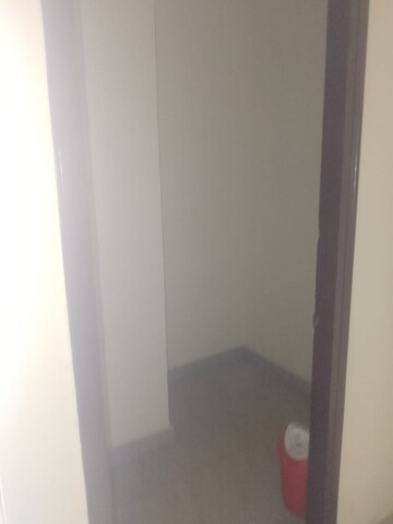 Room in 3 BHK Apartment at Gomti Nagar – for Rent