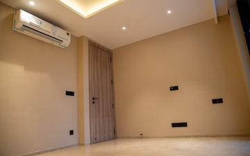 1 RK Builder Floor For Rent in Borivali East