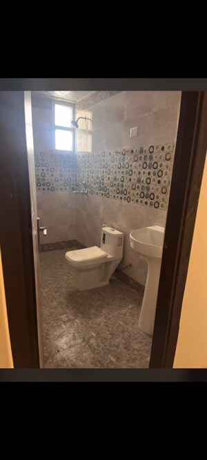 Bathroom in 3.5 BHK Apartment at Saya Gold Avenue, Vaibhav Khand – for Sale