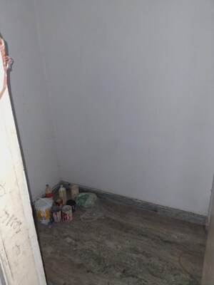 Room in 2 BHK Apartment at Gaur City-2, Gaur City 2 – for Sale