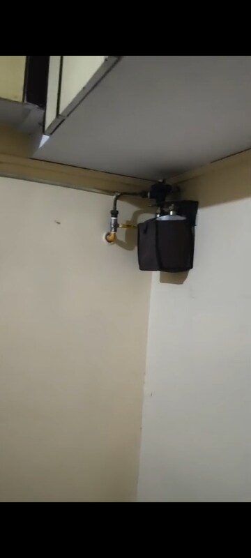 Furnished Amenities in 1 RK Apartment at Nagari Niwara CHS, Goregaon East – for Rent