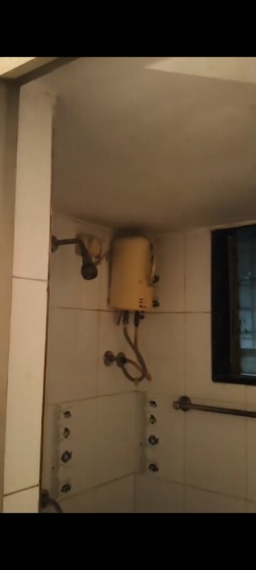 Furnished Amenities in 1 RK Apartment at Nagari Niwara CHS, Goregaon East – for Rent