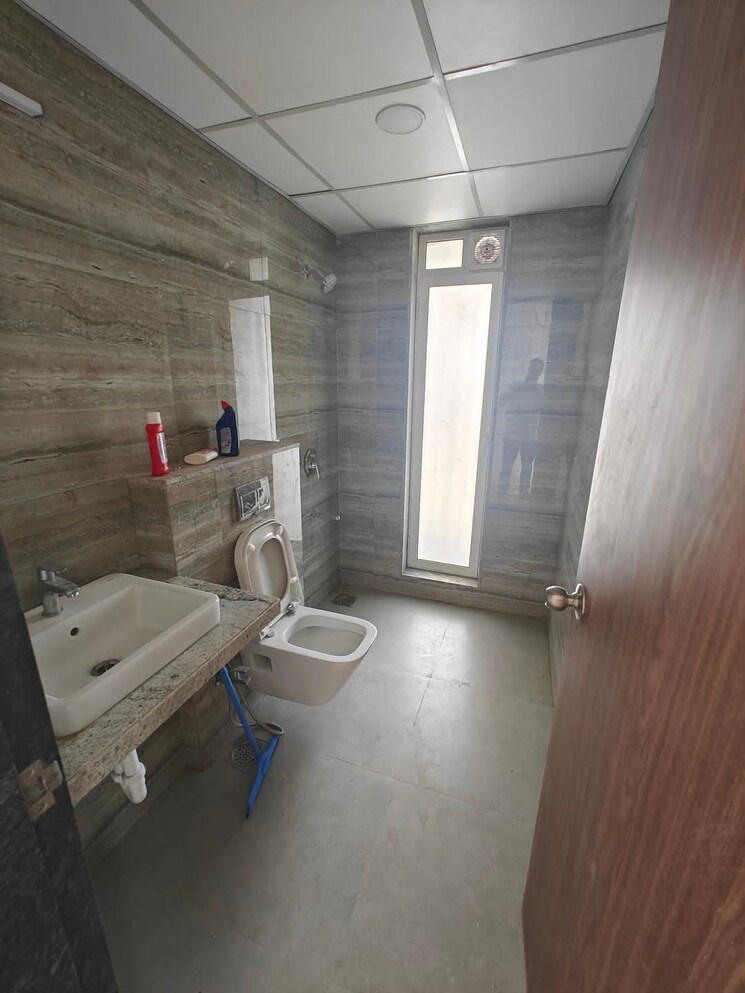 Bathroom, lodha-vista 2 Bedroom 650 Sq.Ft. Apartment In Lower Parel Mumbai 8842830