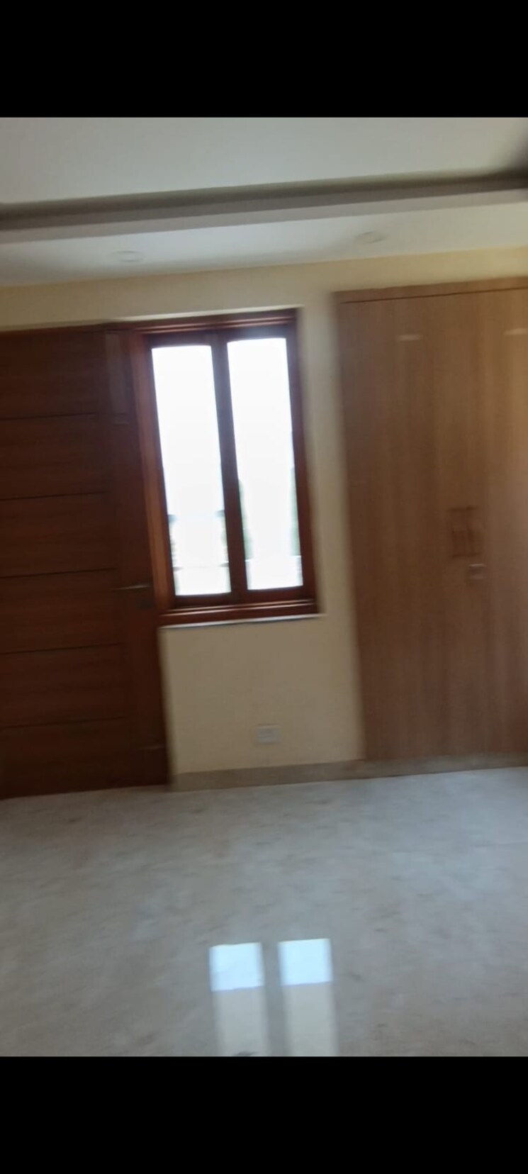 Room, bptp-eden-estate 4 Bedroom 250 Sq.Yd. Builder Floor In Sector 81 Faridabad 8842886