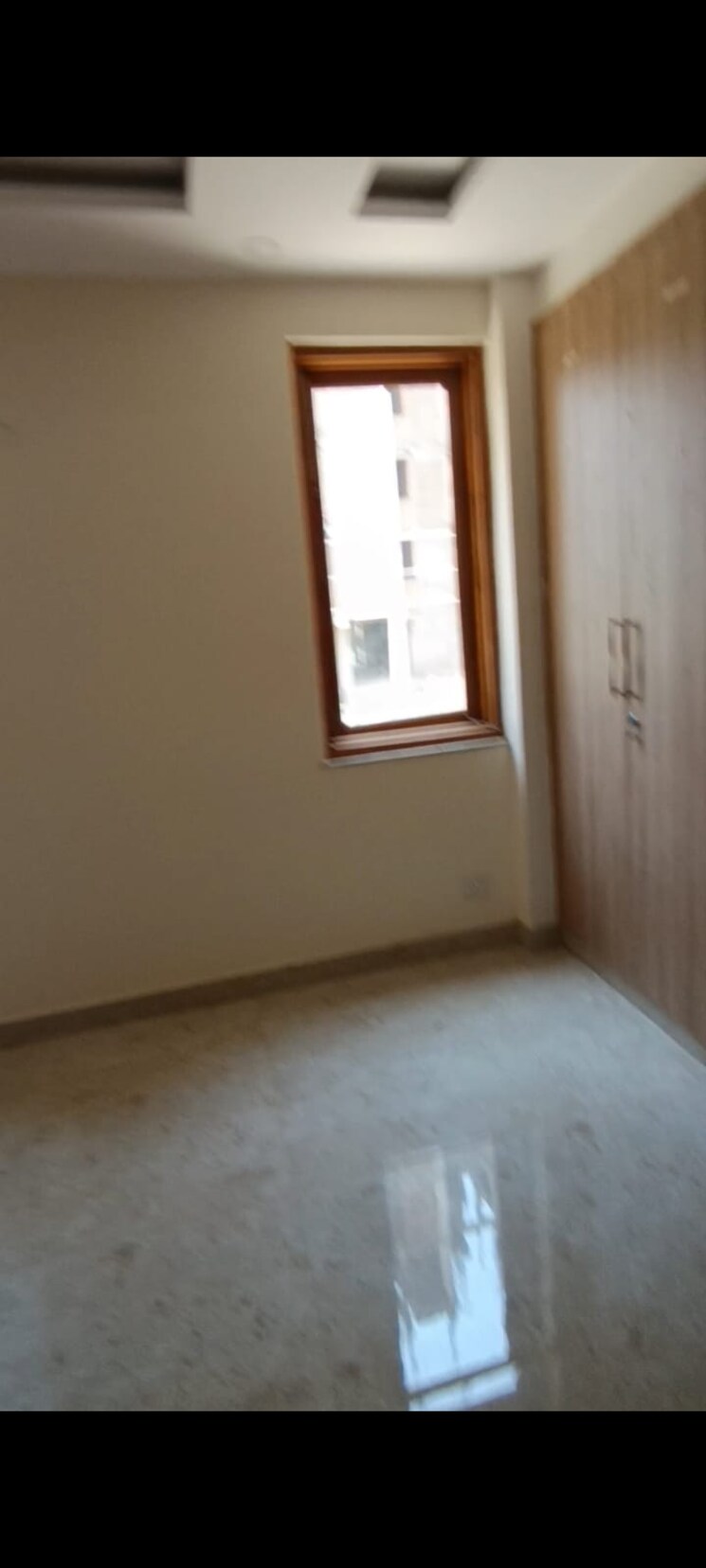 Room, bptp-eden-estate 4 Bedroom 250 Sq.Yd. Builder Floor In Sector 81 Faridabad 8842886