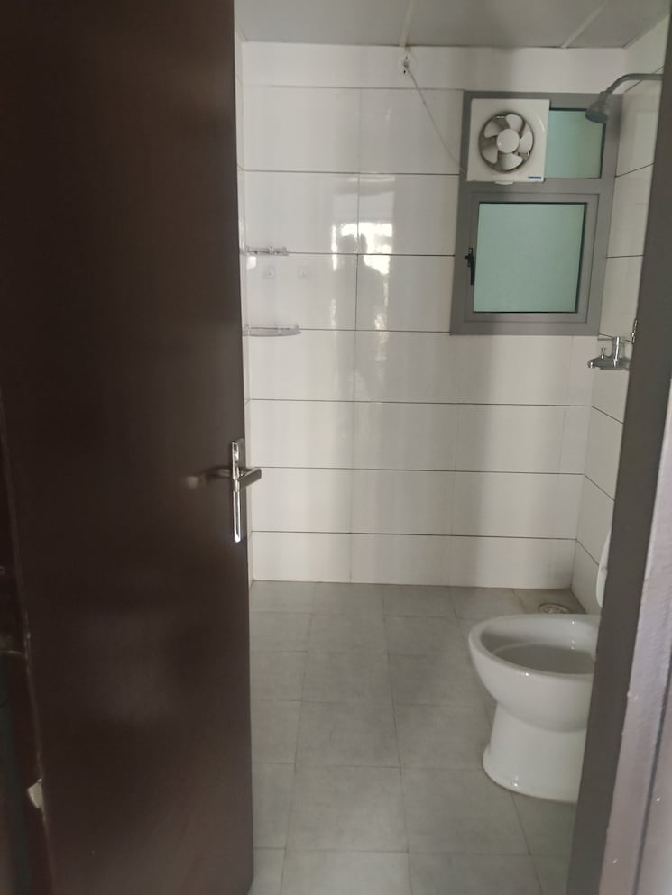 Bathroom, gulshan-bellina 2 Bedroom 663 Sq.Ft. Apartment In Sector 16 Greater Noida Greater Noida 8842919