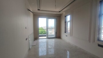 Room in 3 BHK Builder Floor at Sector 4 – for Sale