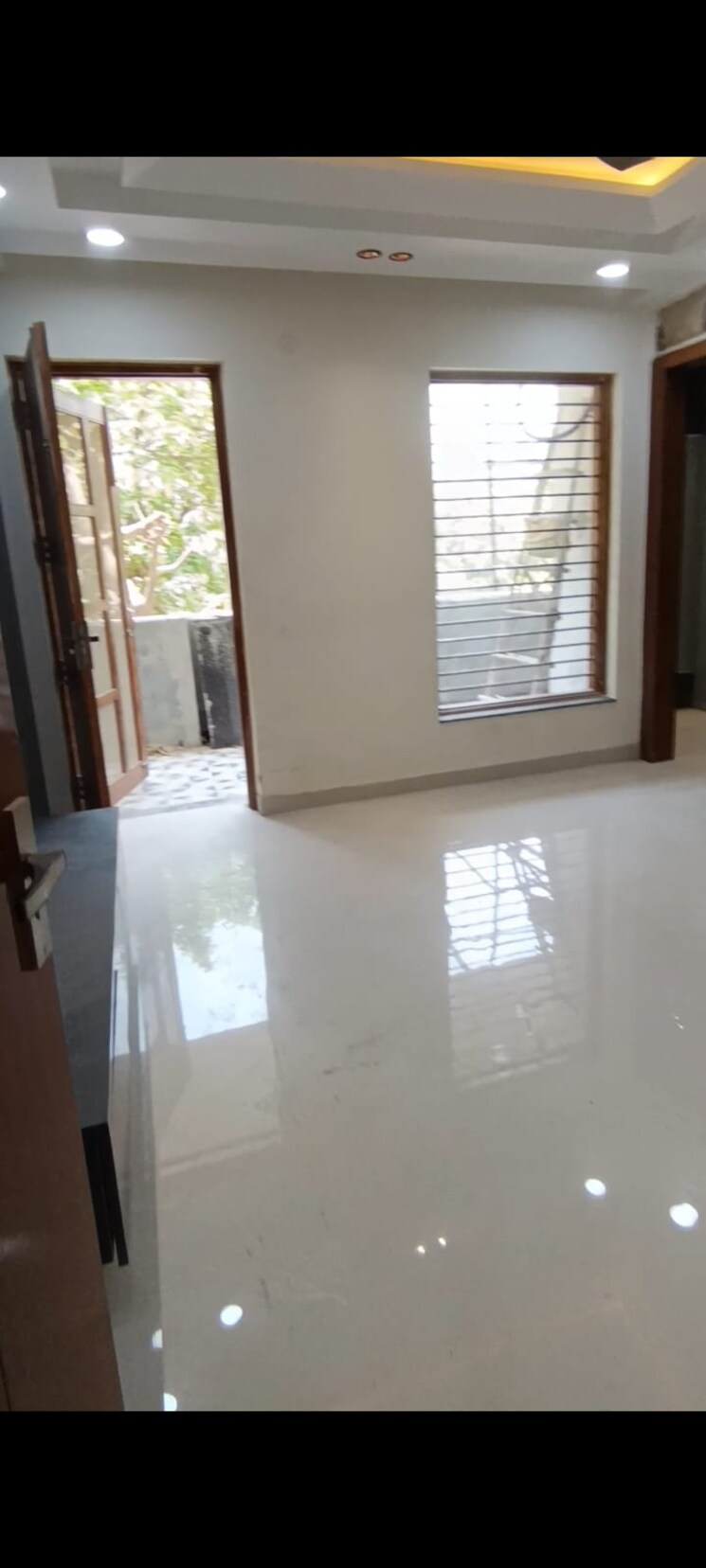 Room, bptp-eden-estate 4 Bedroom 260 Sq.Yd. Builder Floor In Sector 81 Faridabad 8842916