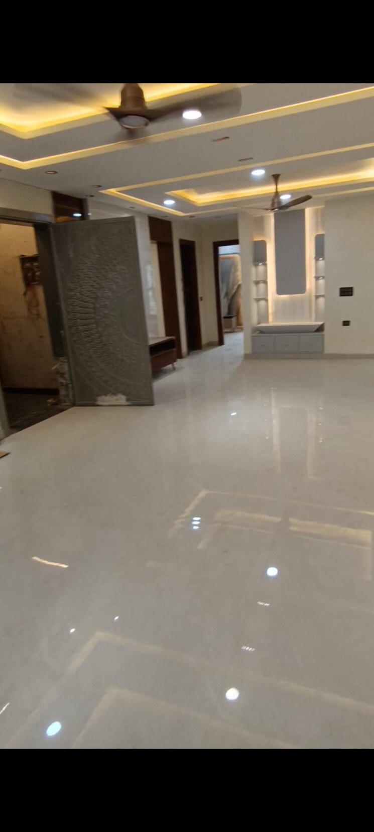 Room, bptp-eden-estate 4 Bedroom 260 Sq.Yd. Builder Floor In Sector 81 Faridabad 8842916