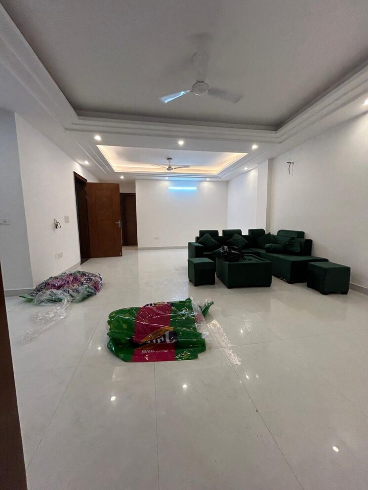 Living Room, freedom fighters enclave 4 Bedroom 2700 Sq.Ft. Builder Floor In Freedom Fighters Enclave Delhi 8842951