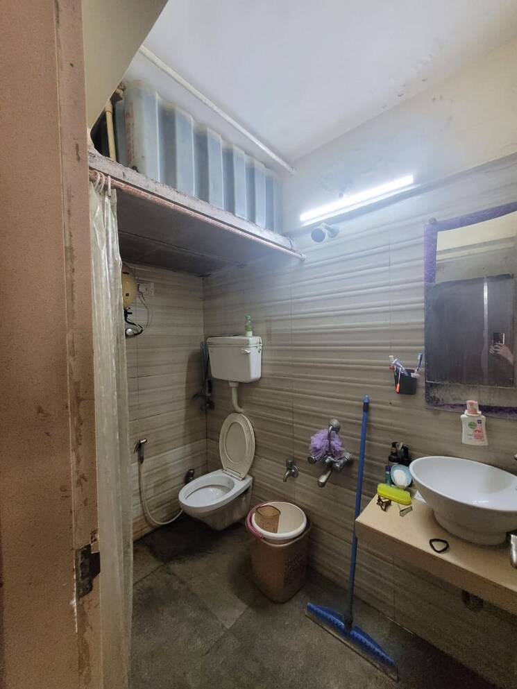 Bathroom, ravi-group-gaurav-woods-2 3 Bedroom 1350 Sq.Ft. Apartment In Mira Road Thane 8842935