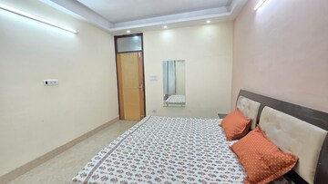 Bedroom in 3 BHK Builder Floor at Paryavaran Complex – for Rent