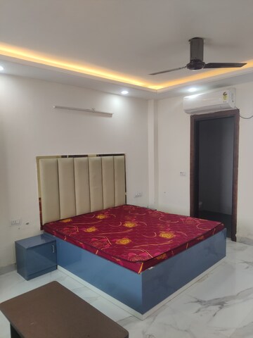 Bedroom in 1 BHK Apartment at Queens Plaza, Sector 43 – for Rent