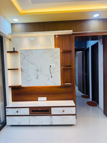Room in 2 BHK Apartment at Kalpataru Serenity, Manjari – for Sale