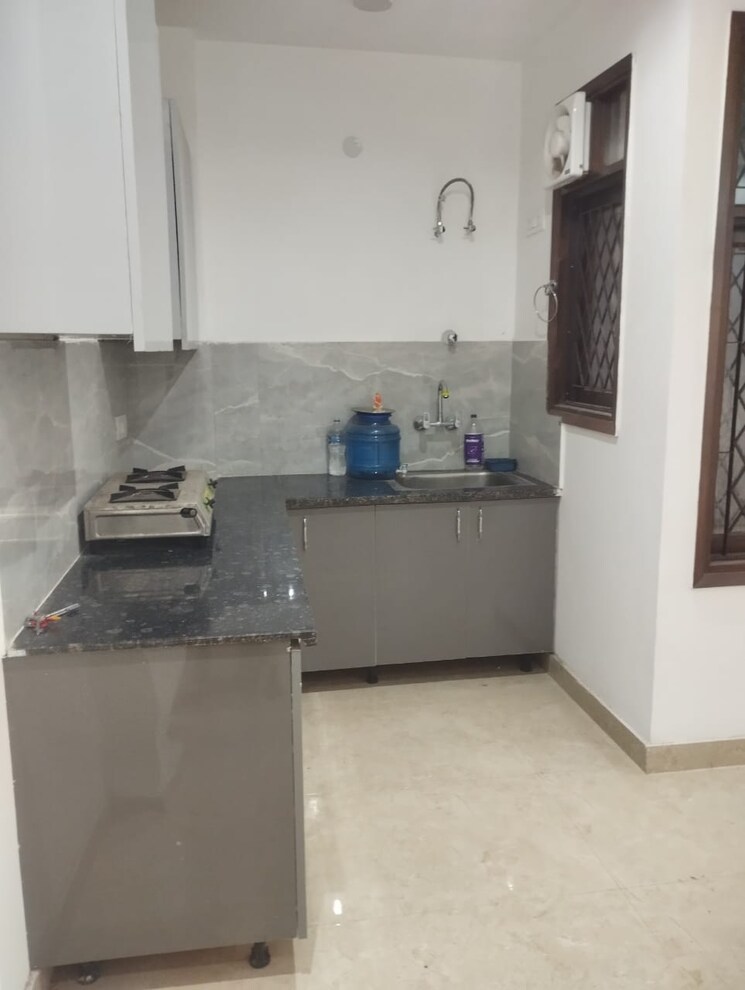Kitchen, saket 1.5 Bedroom 550 Sq.Ft. Builder Floor In Saket Delhi 8843000