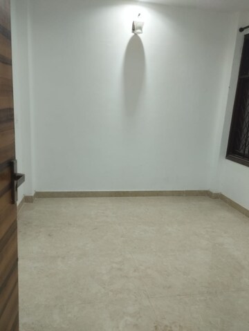 Room in 1.5 BHK Builder Floor at Saket – for Rent