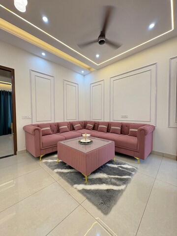 Living Room in 1 BHK Apartment at Dlf Phase ii – for Rent
