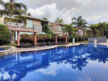 Swimming Pool in 4 BHK Villa at Yelahanka – for Sale
