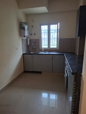 Room in 2 BHK Apartment at Gardenia Gateway, Sector 75 – for Rent