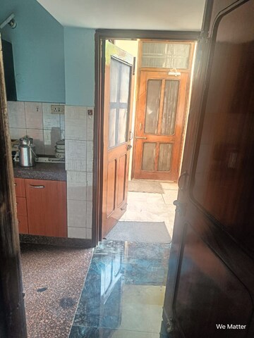 Room in 1 BHK Independent House at Sector 14 – for Rent