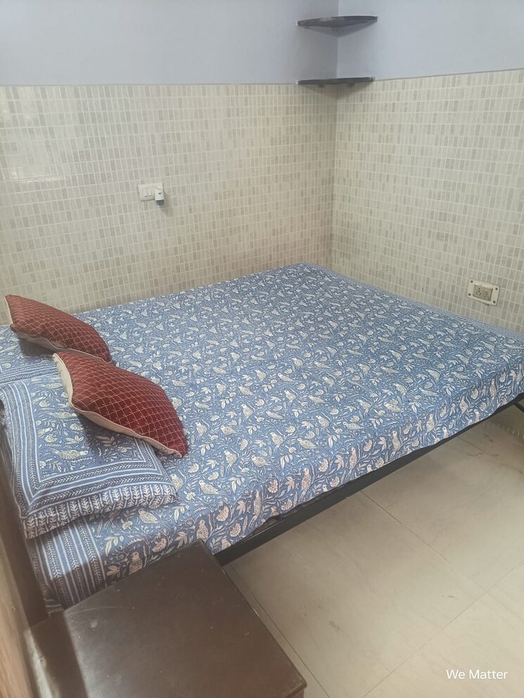 Bedroom, sector 14 1 Bedroom 800 Sq.Ft. Independent House In Sector 14 Faridabad 8843068