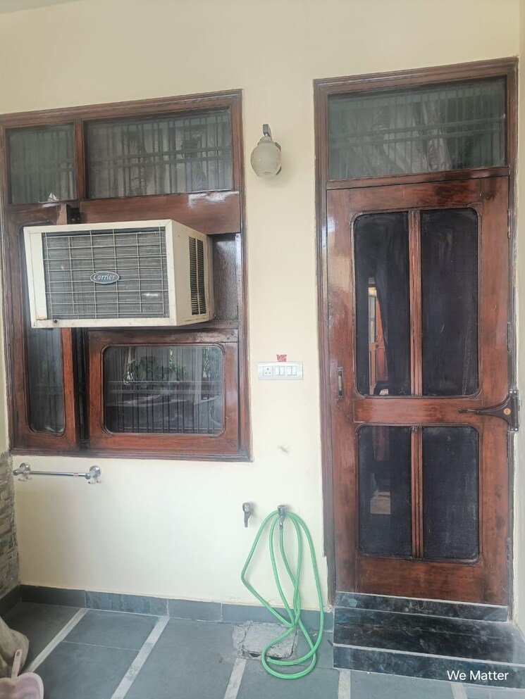 undefined, sector 14 1 Bedroom 800 Sq.Ft. Independent House In Sector 14 Faridabad 8843068