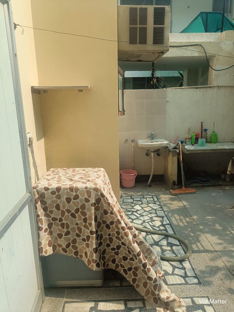 Bedroom, sector 14 1 Bedroom 800 Sq.Ft. Independent House In Sector 14 Faridabad 8843068