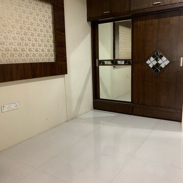 Room in 2 BHK Apartment at Nirdhar CHS, Kastur Park – for Rent