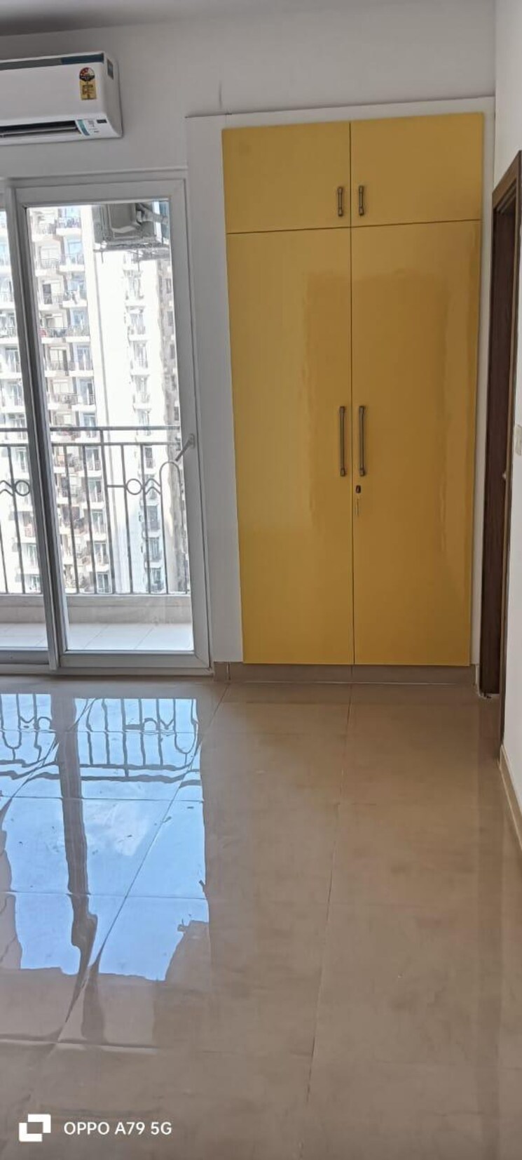 Room, gaur-city-2 3 Bedroom 1990 Sq.Ft. Apartment In Gaur City 2 Greater Noida 8843057