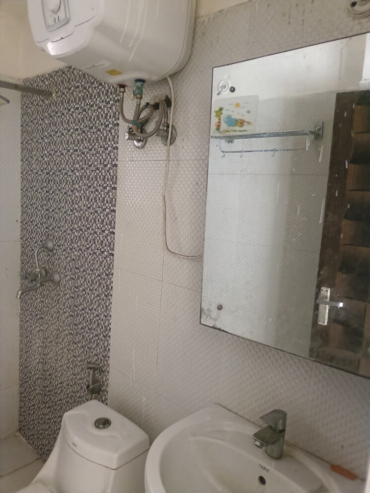 Bathroom, nirala-aspire 2 Bedroom 890 Sq.Ft. Apartment In Sector 16 Greater Noida Greater Noida 8843073