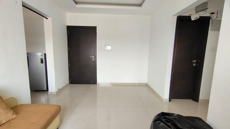 Room, lalani-grandeur 1 Bedroom 600 Sq.Ft. Apartment In Goregaon East Mumbai 8843086